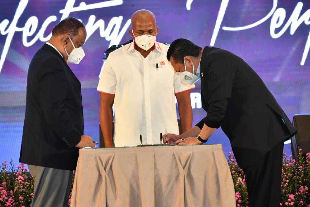 Ketum KONI Lantik Bamsoet Sebagai Ketum IMI 2021-2014