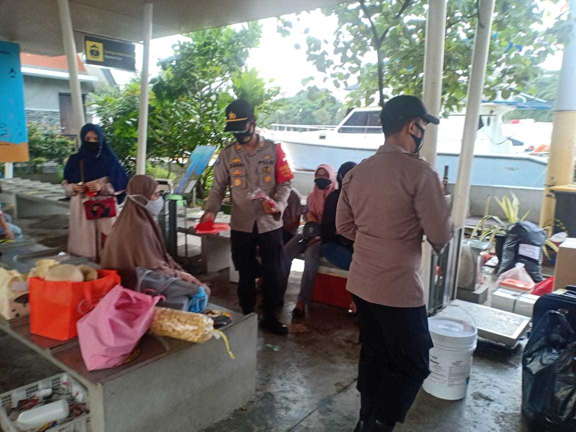 Polres Kepulauan Seribu Gencarkan 3 Ribu Masker Di Kepulauan Seribu