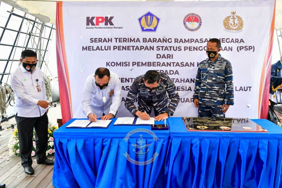 Pangkolinlamil Hadiri Serah Terima Tanah Rampasan Negara Dari KPK ke TNI AL