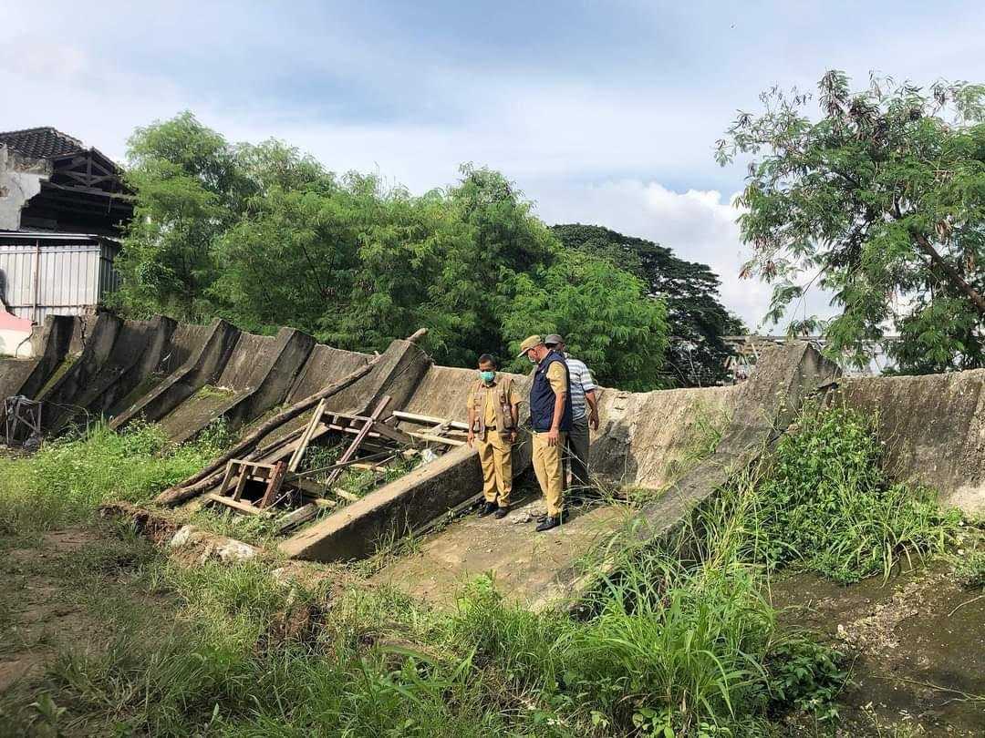 Tanggul Roboh, Ribuan Warga Jatiasih Khawatir Banjir Besar Berulang