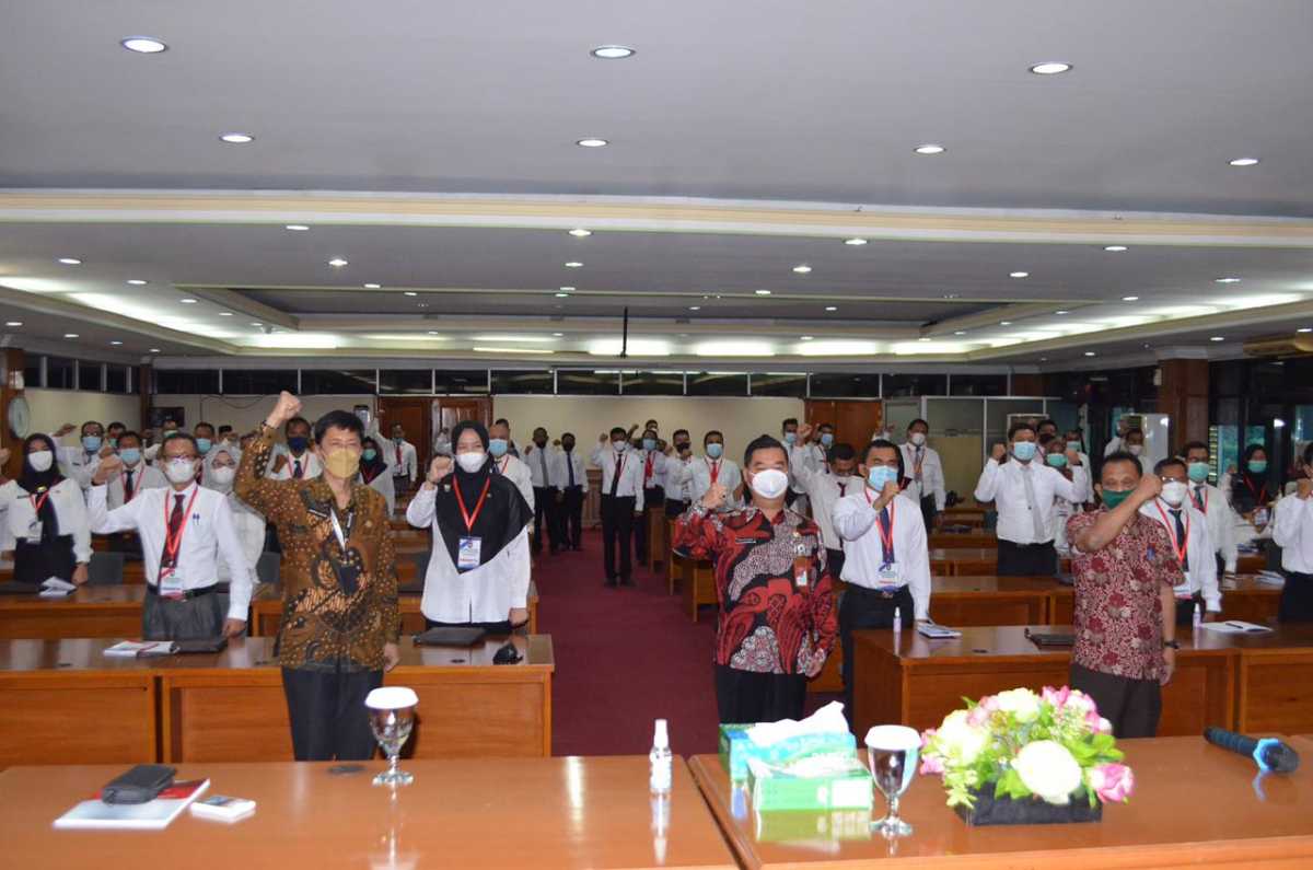 Pembina Desa Harus Berperan Aktif Bantu Aparatur Merumuskan Program Pembangunan