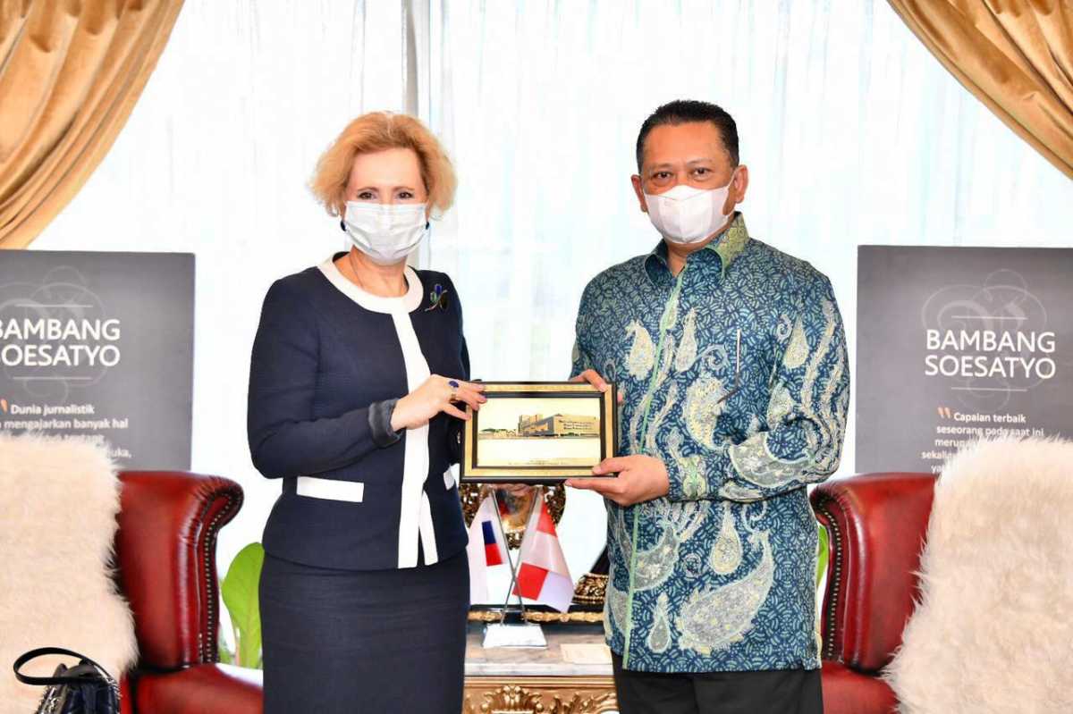 Terima Dubes Rusia, Ketua MPR RI Dorong Kerjasama Pengembangan Vaksin Covid-19