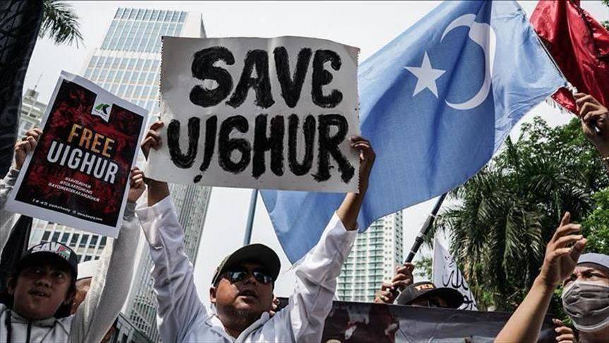 Facebook Hapus Akun Hacker Cina yang Menargetkan Uighur