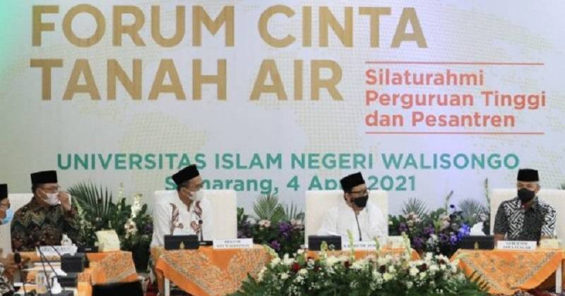Gubernur Ganjar Hadiri Forum Cinta Tanah Air untuk Godok Kurikulum Antiradikalisme di Jateng
