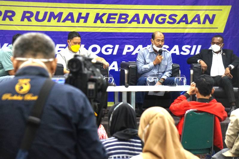 Nono Sampono: Menyelesaikan Masalah Papua Tak Cukup dengan Hukum dan Senjata