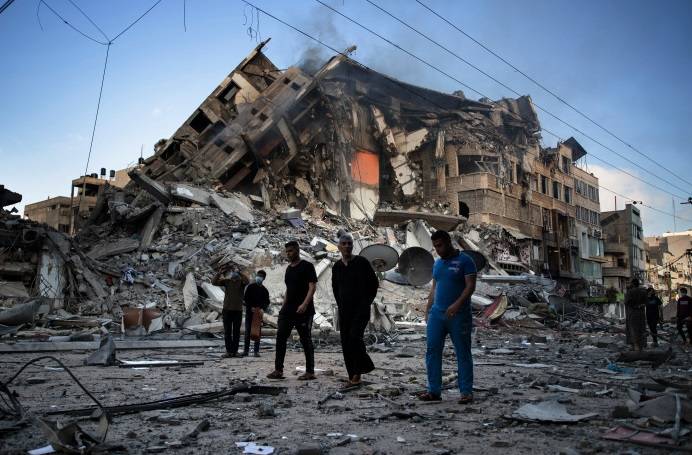 Israel Kerahkan Pasukan di Dekat Gaza Saat Serangan Udara Terus Berlanjut