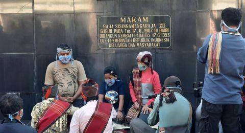 Demi Tutup TPL, Rela Tempuh 1.800 KM