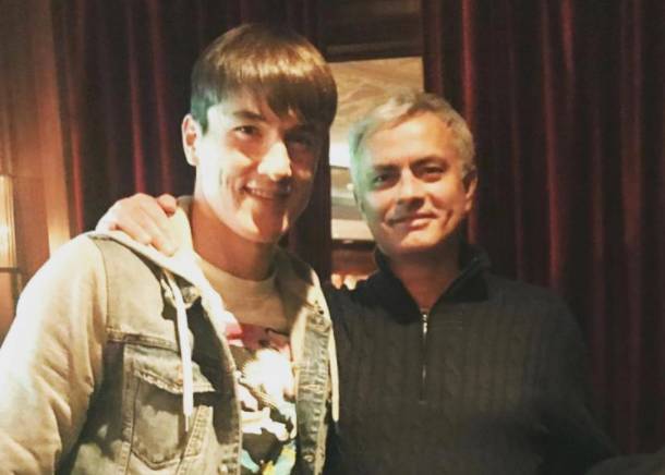 AS Roma Datangkan Eldor Shomurodov dari Genoa