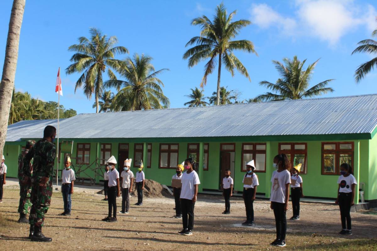 Satgas TMMD Ajarkan Wawasan Kebangsaan di SMPS l Amarasi Selatan