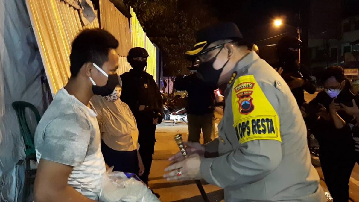 Tim Patroli Gabungan Skala Besar Bagikan 1.500 Kantong Sembako