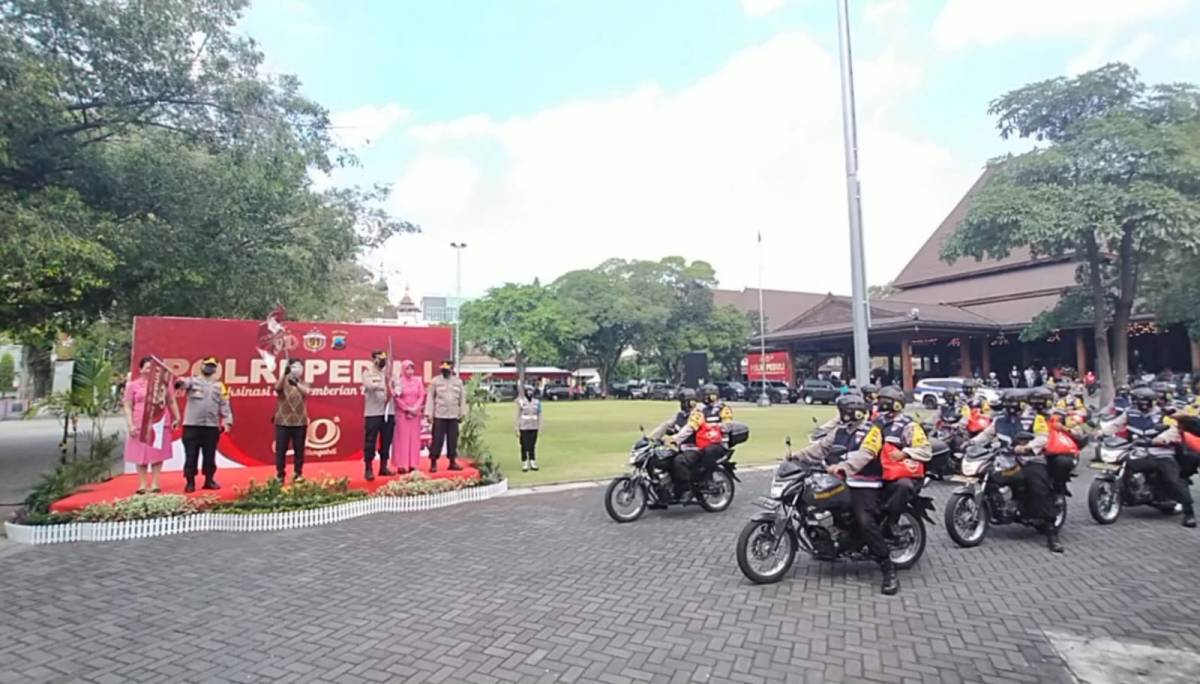 Mahasiswa dan Polri Angkatan 91 Gelar Vaksinasi dan Bakti Sosial