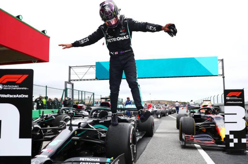 Hasil F1 GP Inggris: Lewis Hamilton Raih Podium Juara