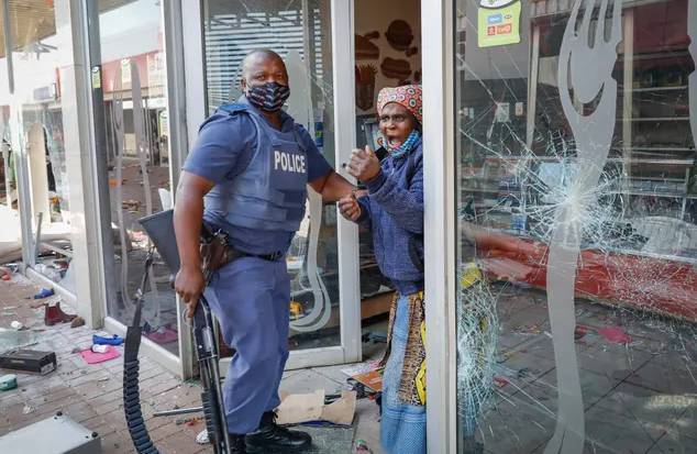 Kekerasan di Afrika Selatan Meningkat, 10 Orang Tewas, 750 Orang Ditangkap