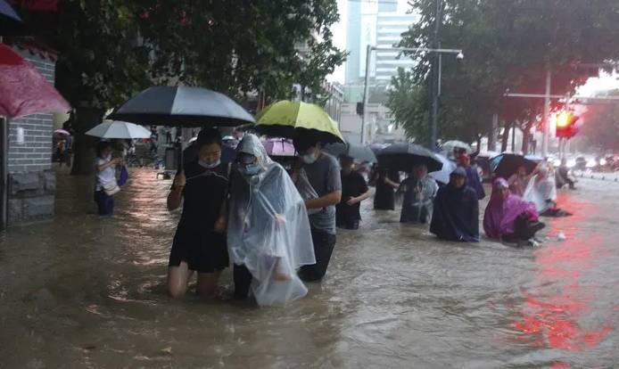 Banjir Bandang China, 12 Tewas, Ratusan Ribu Penduduk Mengungsi