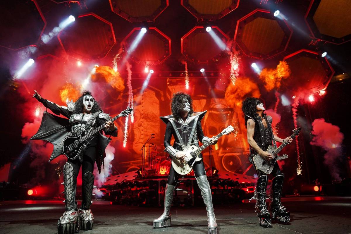 Vokalis KISS Positif Corona, Konser Dibatalkan