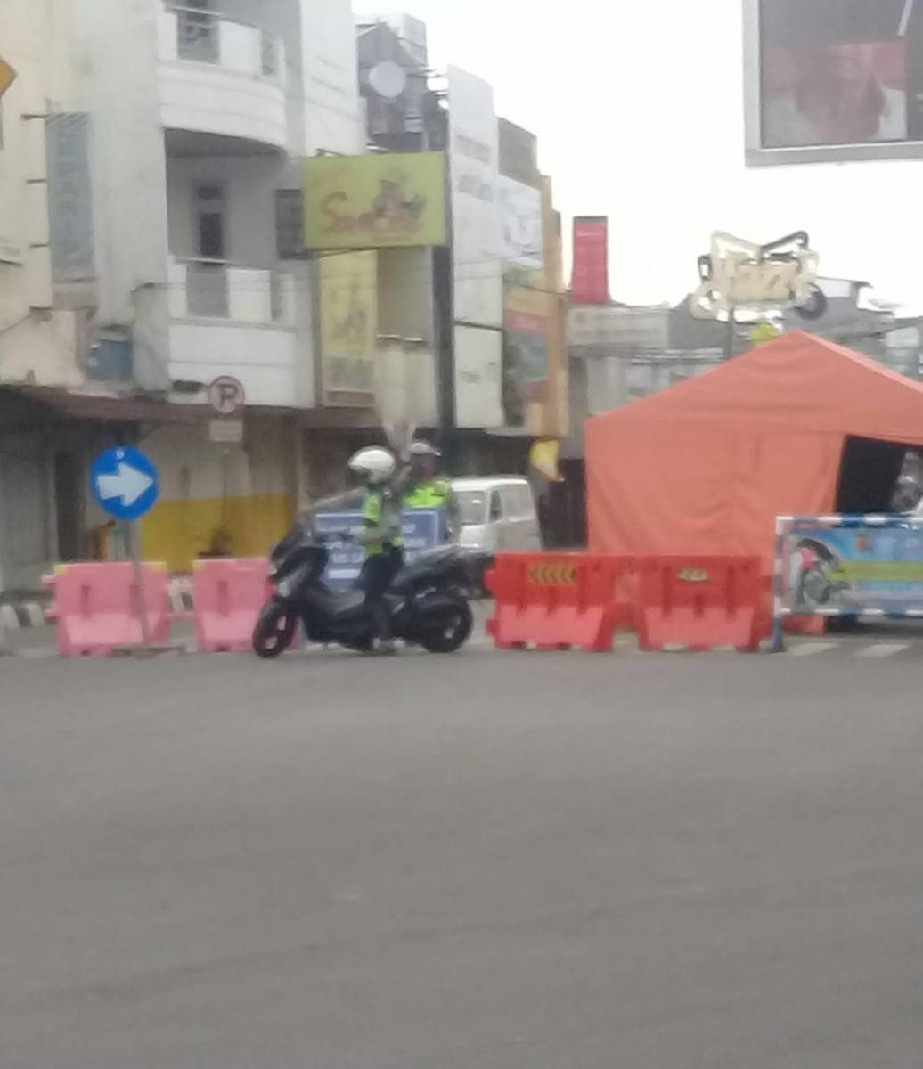Hari Terakhir PPKM, Beberapa Ruas Jalan Masih Disekat