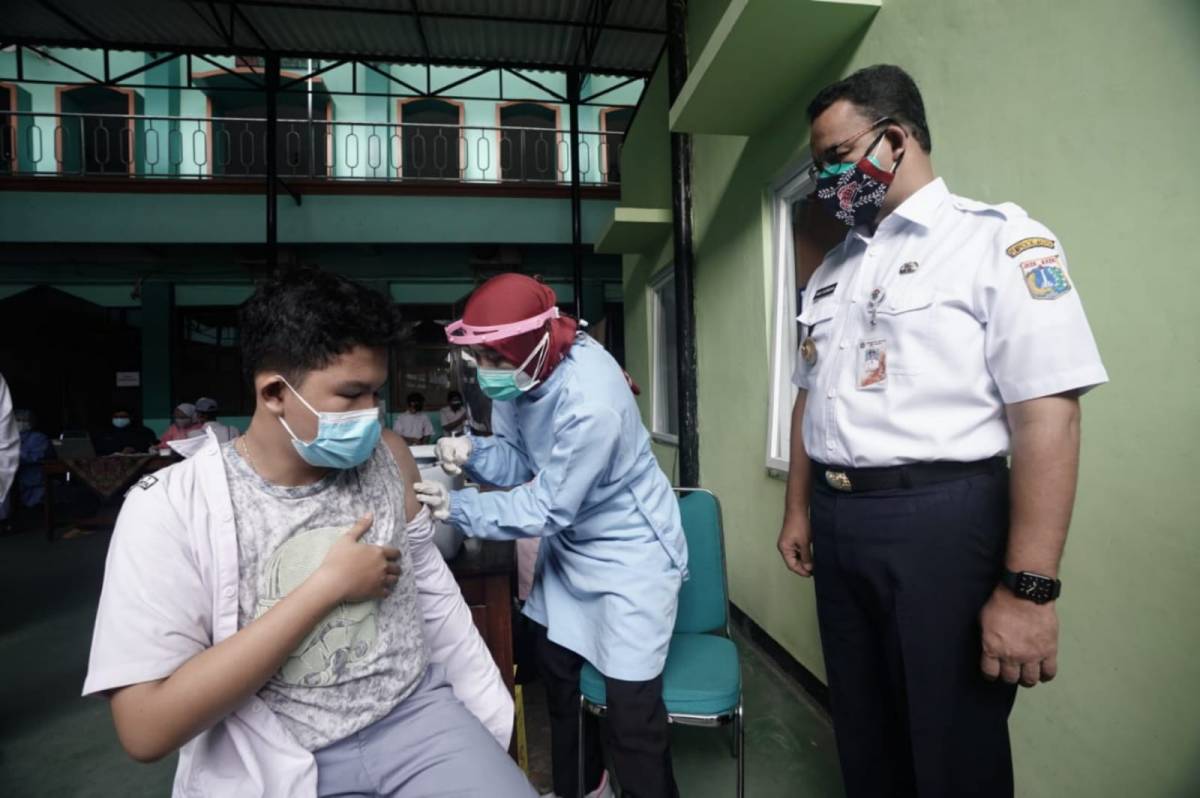 Jadwal Vaksinasi di Jakarta Diperpanjang hingga Malam Hari