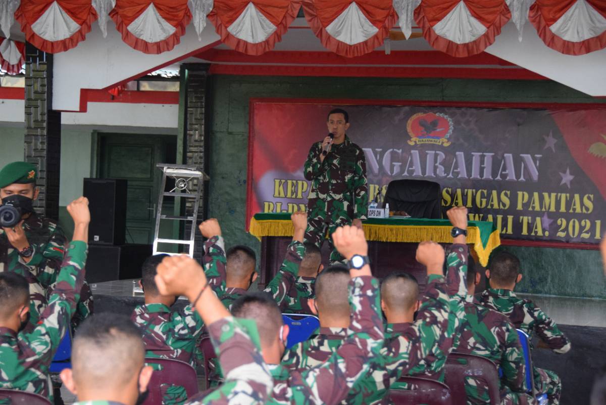 Paban VI Ops DN Sopsad Tinjau Kesiapan Satgas Pamtas RI-PNG Yonif 123/Rajawali