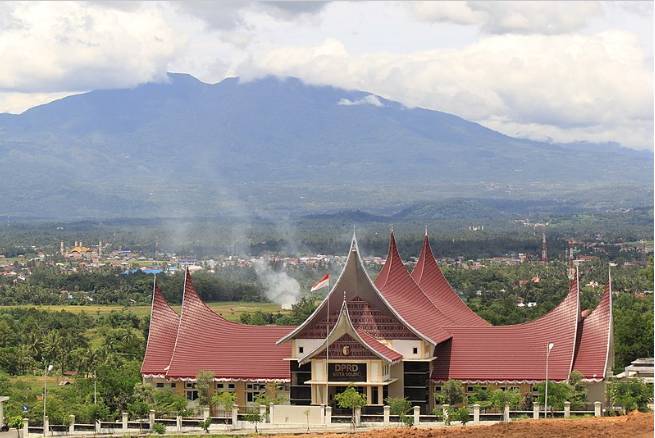 Rapat Paripurna DPRD Solok Ricuh, Anggota Dewan Berdiri Ancam Lempar Asbak Kaca