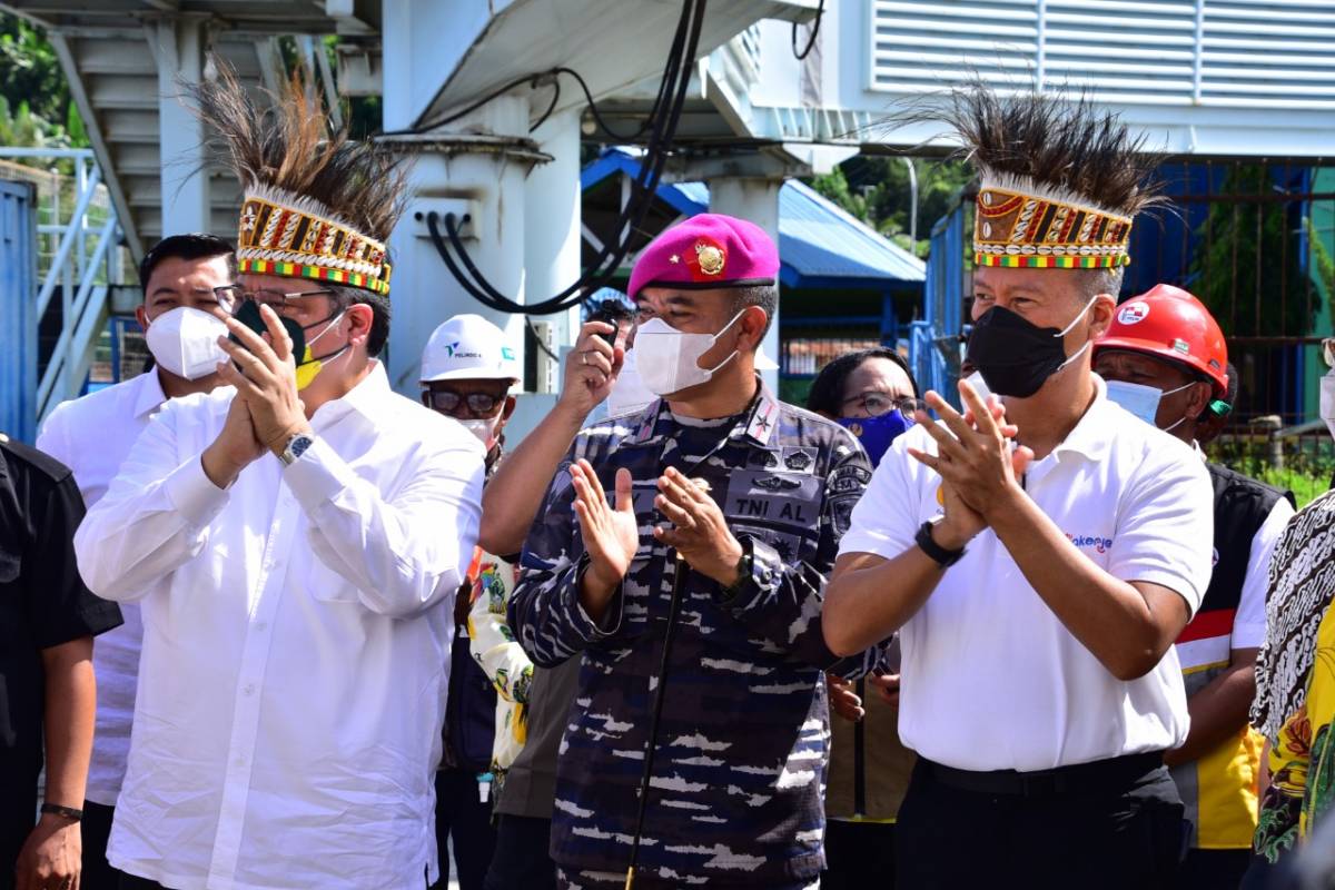 Komandan Pasmar 3 dan Menko Perekonomian Tinjau Isolasi Terapung di Sorong