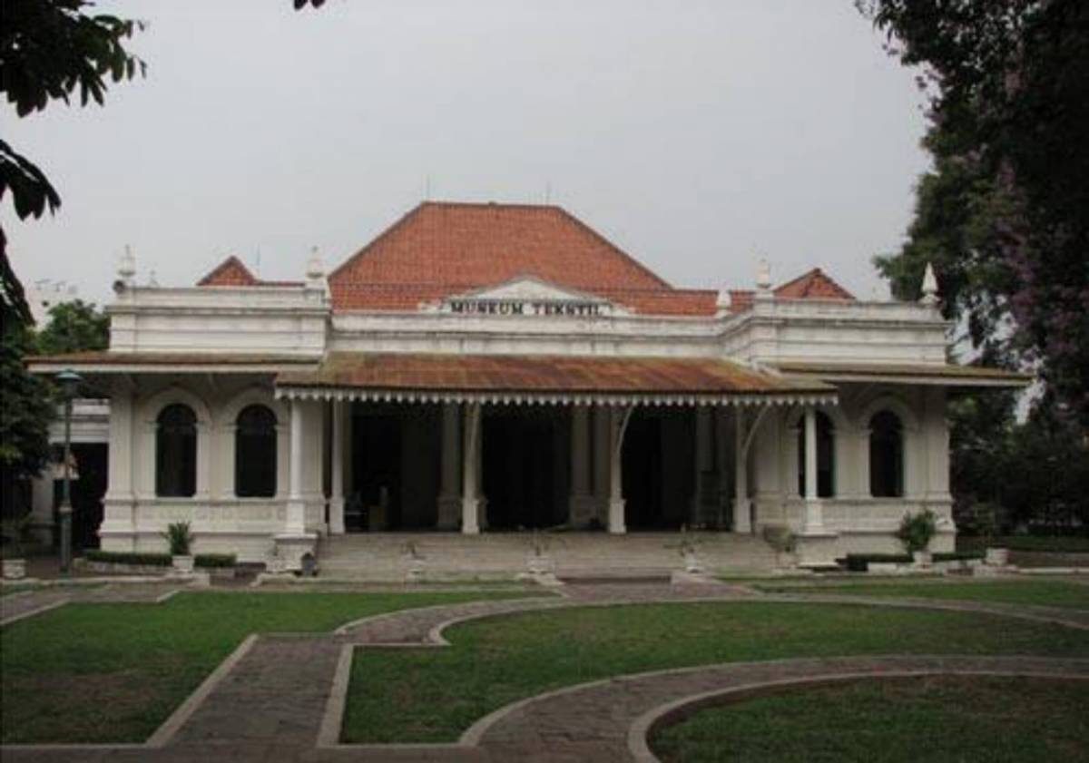 Disbud DKI Gelar Pameran Kain Tradisional Jelang HUT Museum Tekstil