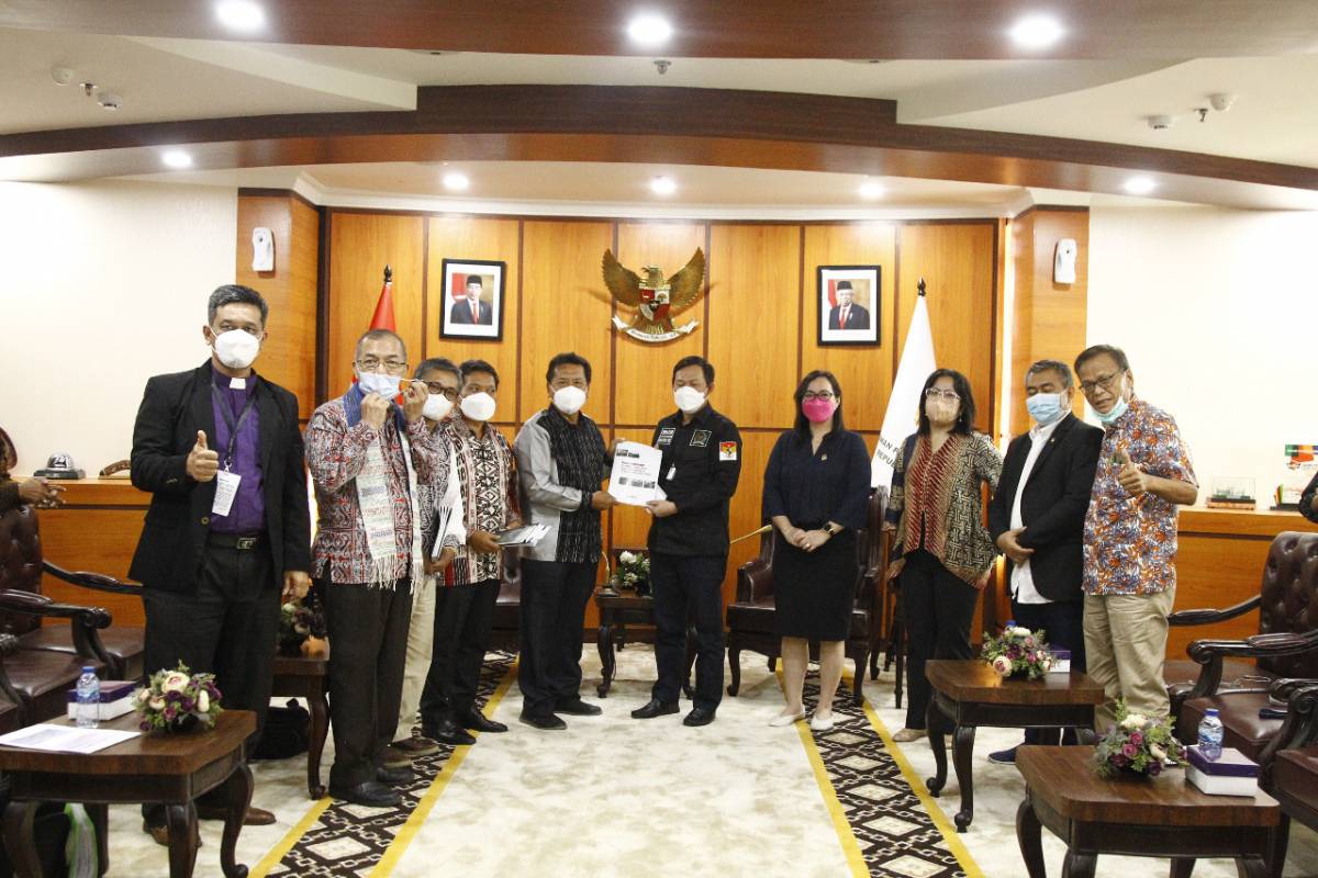 DPD RI Kaji Aduan Aliansi GERAK Tutup TPL