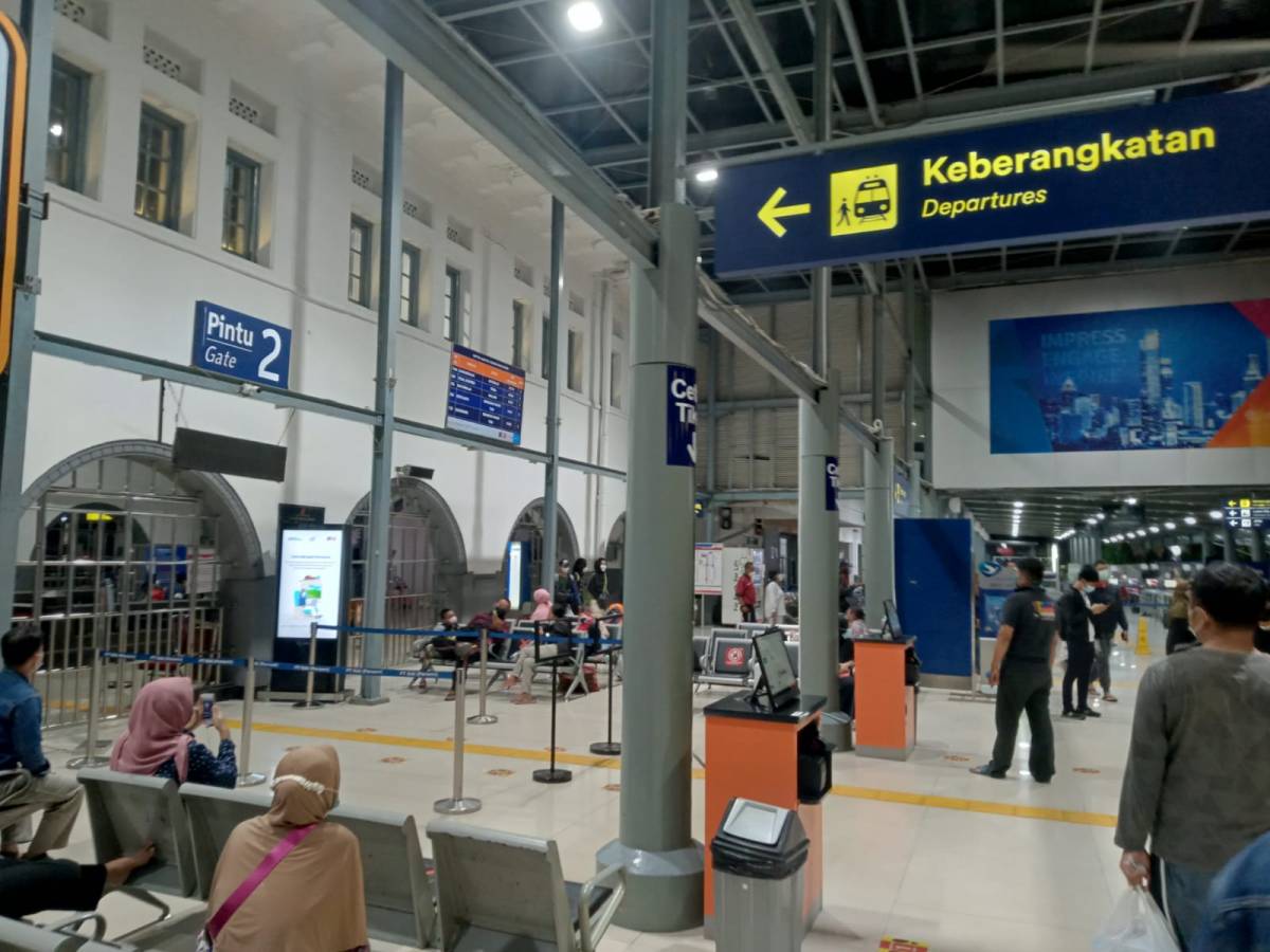Calon Penumpang Kereta Api Disyaratkan Punya Sertifikat Vaksin