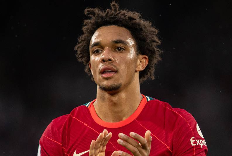 Trent Alexander-Arnold Diragukan Dapat Tampil Hadapi Manchester City