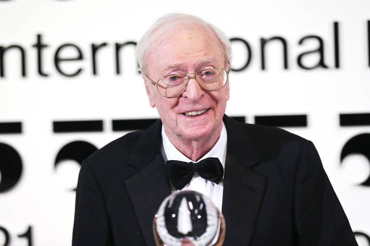 Michael Caine Bantah Pensiun dari Dunia Akting