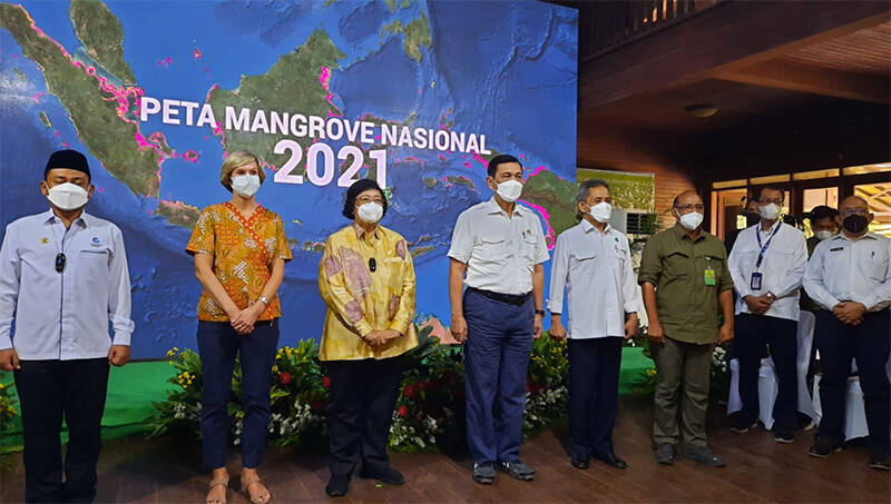 Peta Mangrove Diresmikan, Menteri Luhut: Semua Pihak Harus Terlibat