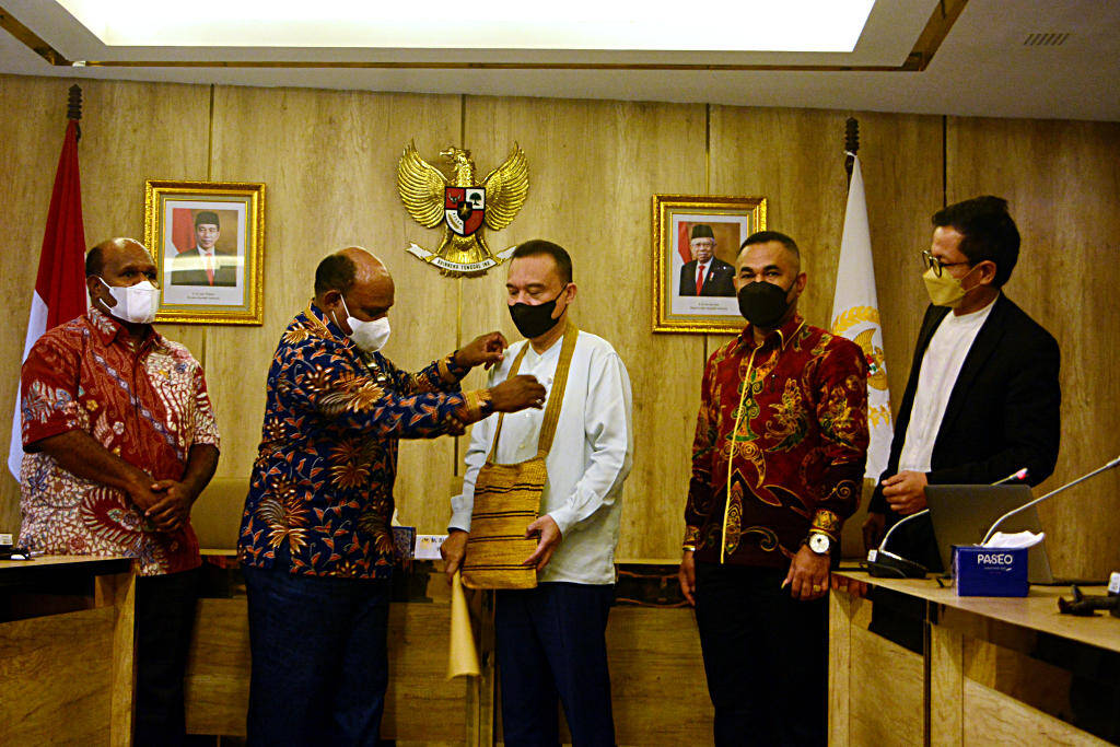 MRP Sampaikan Aspirasi UU Otsus Papua ke Wakil Ketua DPR RI