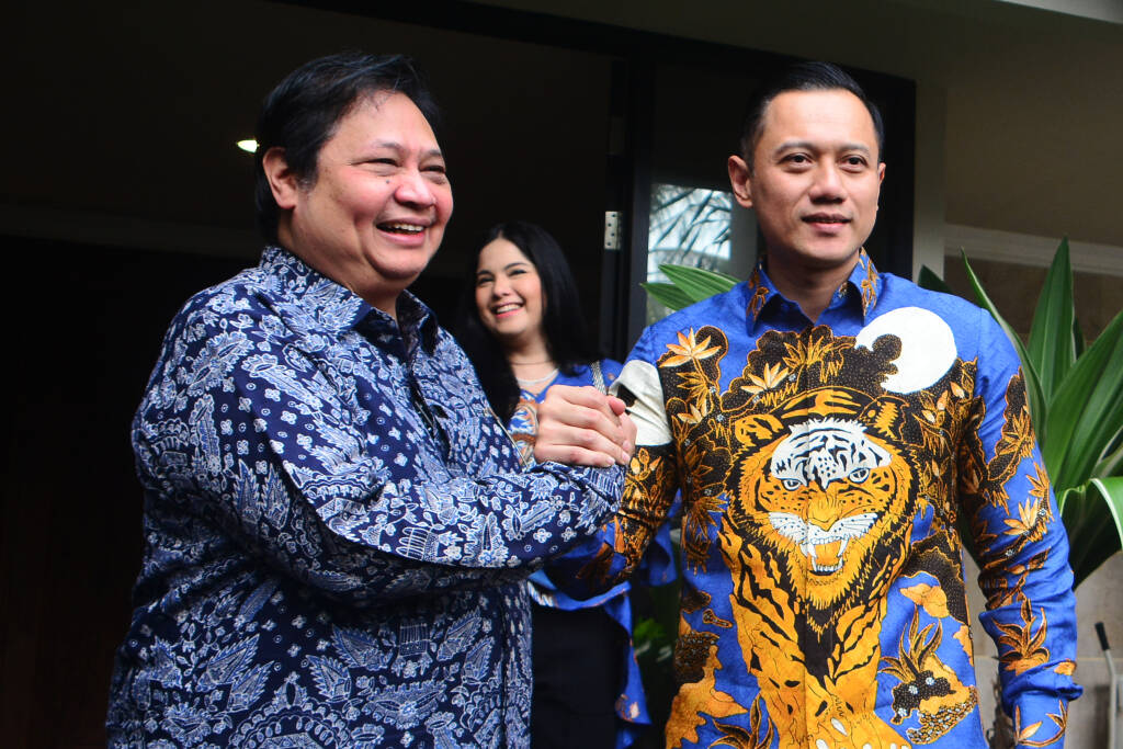 AHY Bersama Istri Bangun Silaturahmi Ke Rumah Airlangga Hartarto