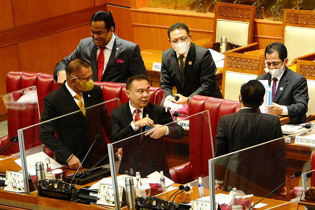 Rapat Paripurna Masa Persidangan V Tahun Sidang 2021-2022