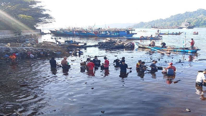 Minyak Tumpah ke Laut Cilacap, Pertamina Selidiki Penyebabnya
