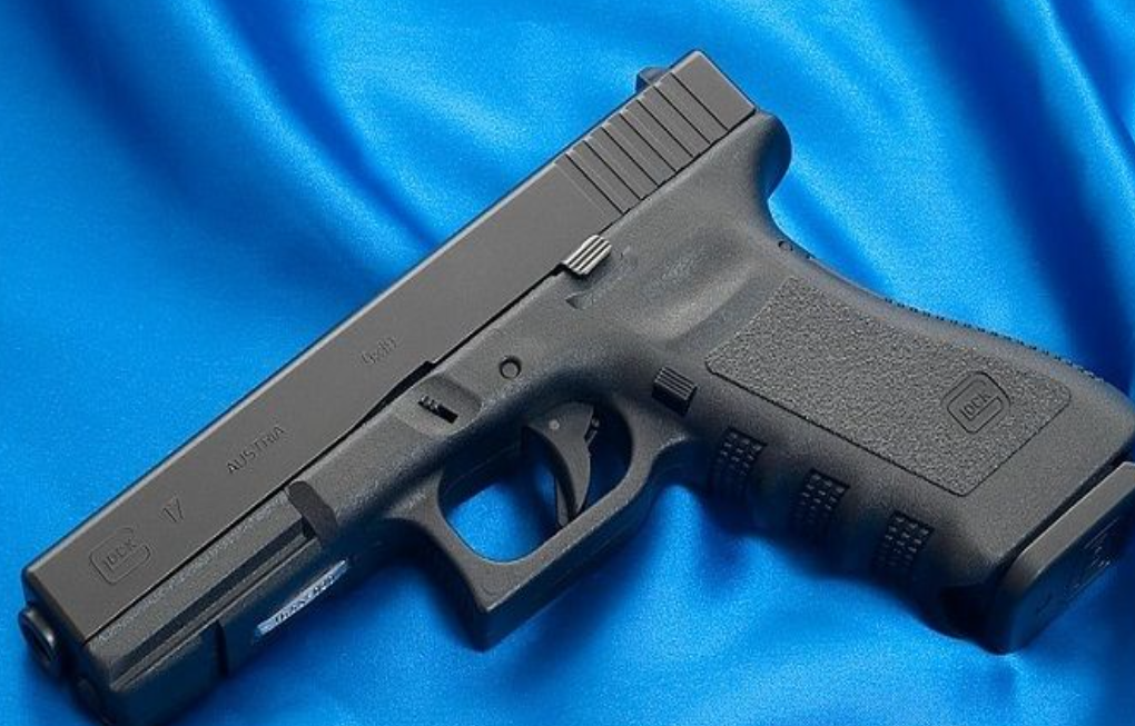 DPR Sebut Senjata Glock-17 Bharada E Tidaklah Wajar, Itu Biasanya Dipakai AKP!