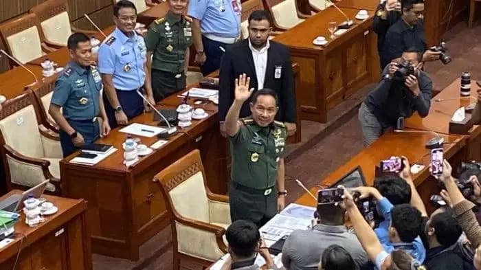 Disebut Jadi Panglima TNI Karena Dekat dengan Joko Widodo, Jenderal Agus Pamer Jabatan