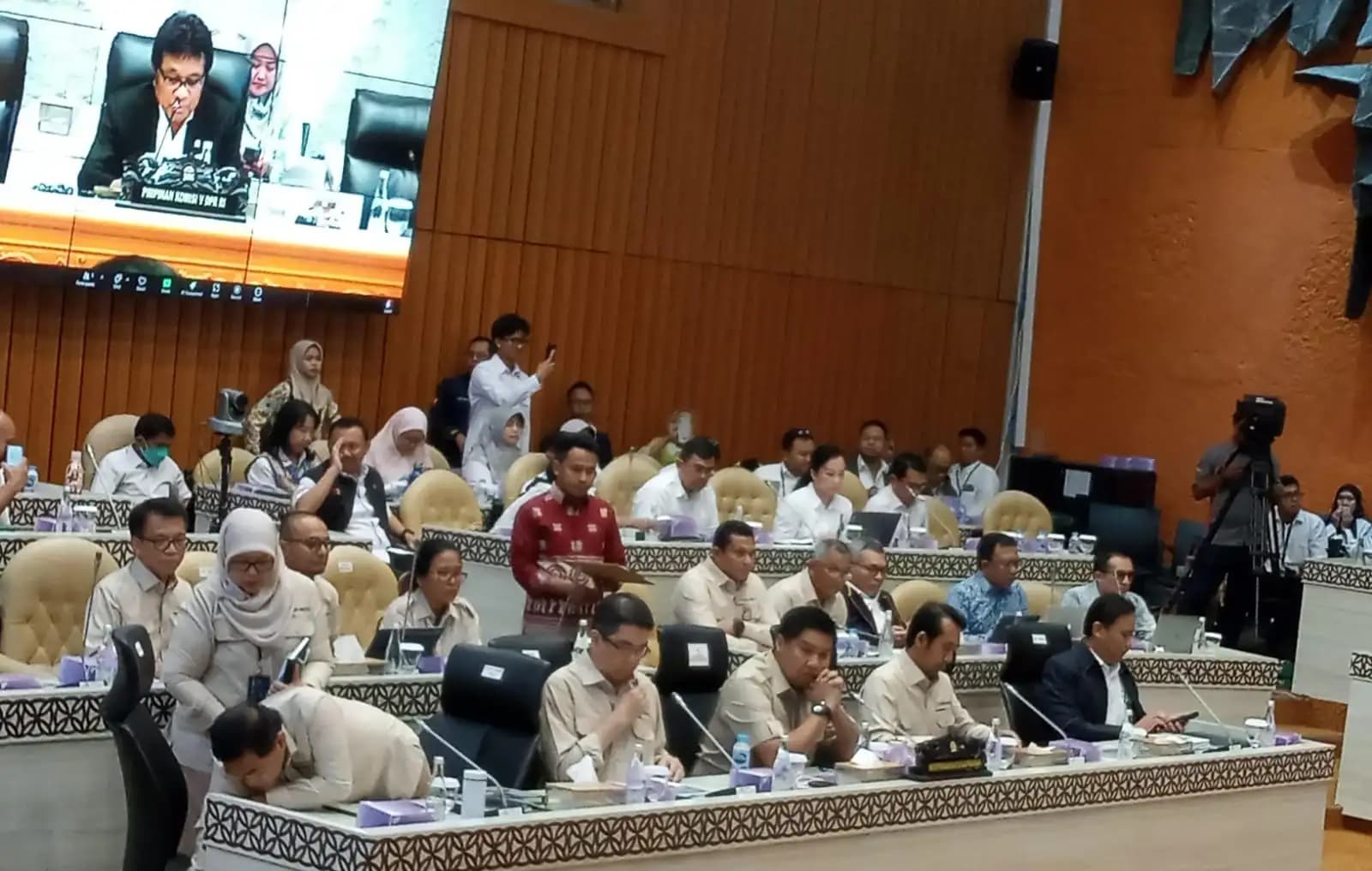 Komisi V saat Raker dengan Menteri PKP Maruarar Sirat (Foto: Dok MI/Jiani)