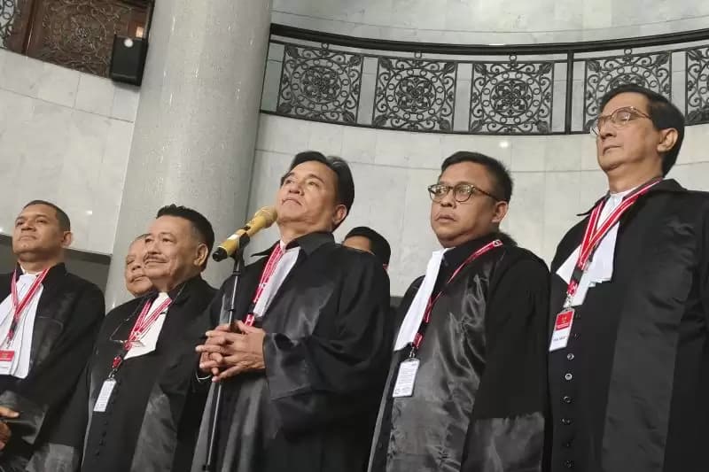 Yusril Optimis MK Tolak Gugatan Kubu Ganjar dan Anies