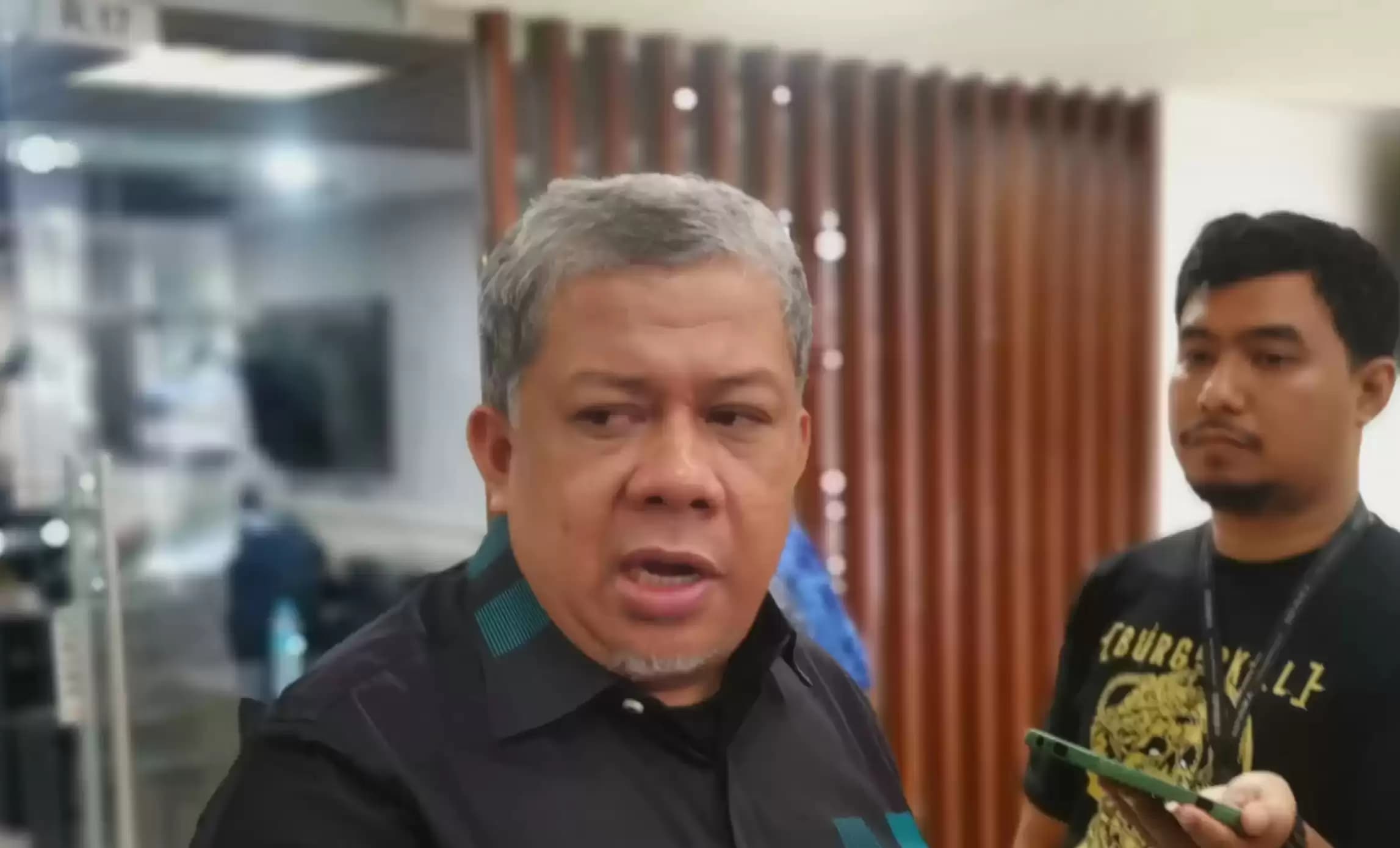 Masih Duduk di Kabinet, Mahfud Tak Pantas Kritik Pemerintah!
