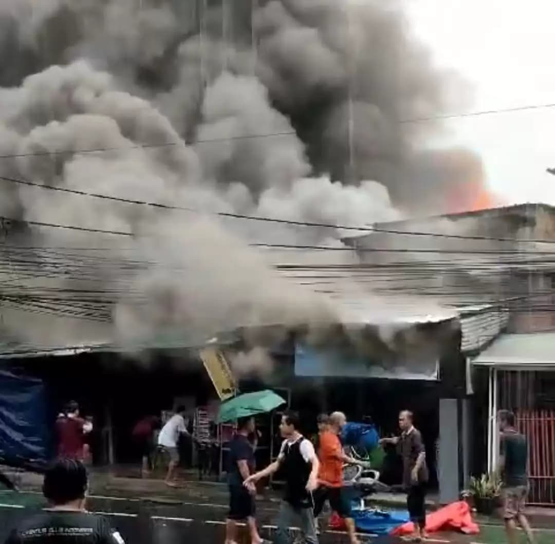 Kebakaran Disertai Ledakan di Menteng Atas Jaksel