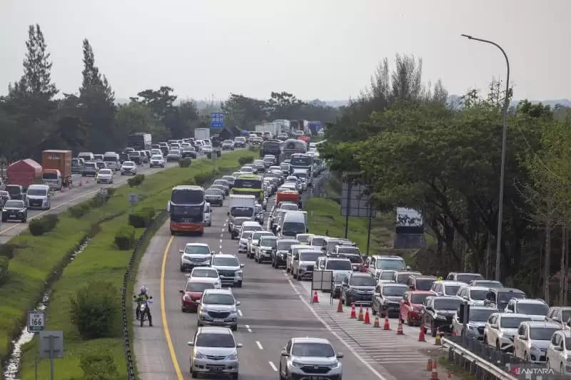 Data dari Polri, 69.930 Kendaraan Tinggalkan Jakarta Lewat Tol Cikampek Utama