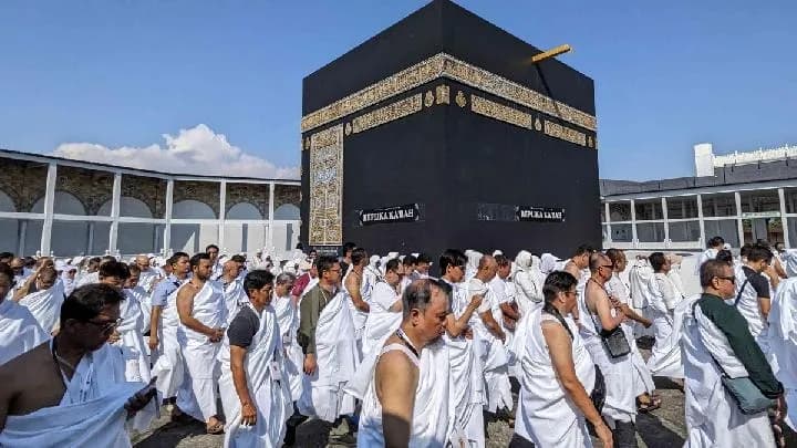 Rieke Diah Pitaloka Desak Pemerintah “Sikat Mafia Haji”, Jemaah Masih Tidur di Luar Tenda