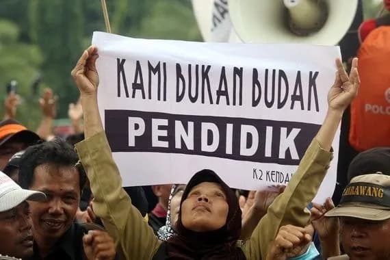 DPR Desak Pemerintah Angkat Guru Honorer Jadi ASN, Tolak Ketidakjelasan Skema