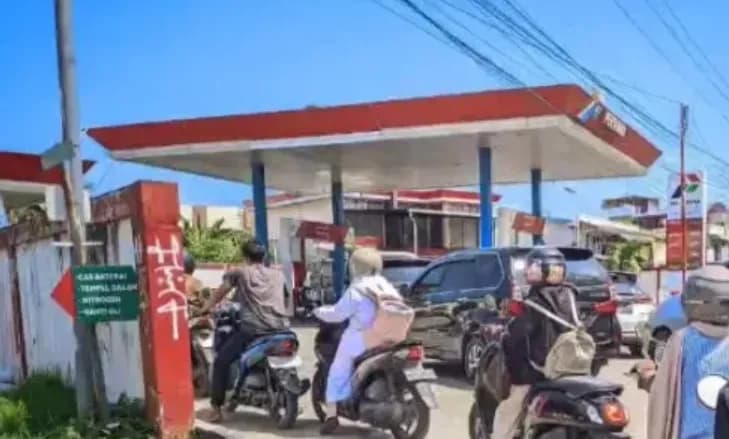 Pemerintah Aceh Desak Pertamina Benahi SPBU, Antrean BBM Ganggu Aktivitas Warga