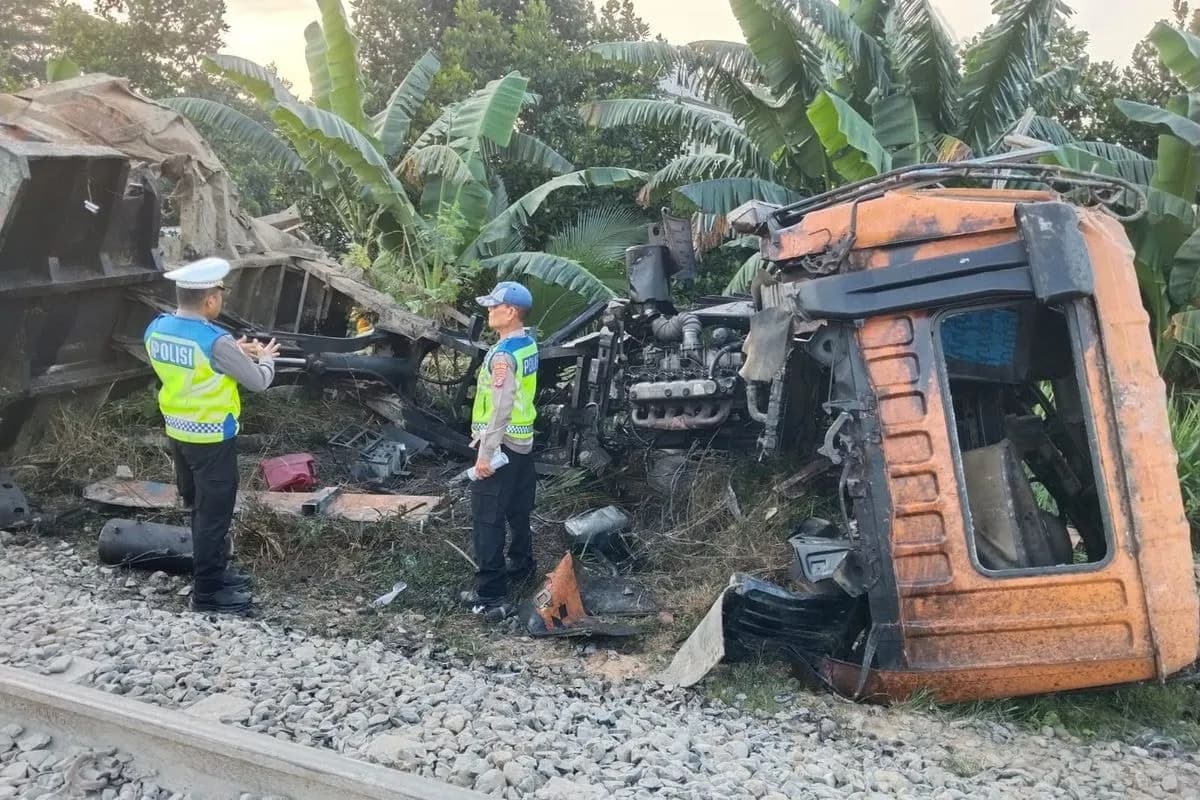 Kronologi KA Putri Deli Tabrak Truk Pasir di Serdang Bedagai, Sopir Tewas dan Masinis Terluka