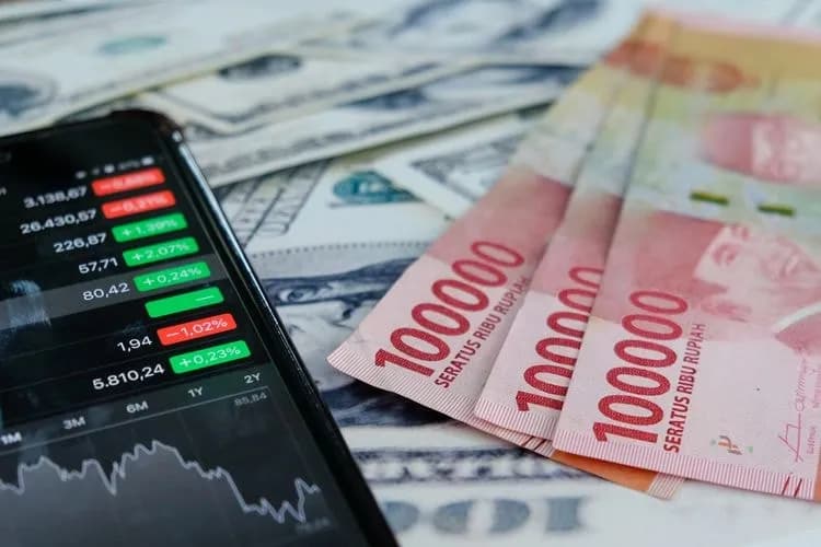 Nyaris Tembus Rp17.845, Rupiah Masih Tertekan Meski Menguat di HUT ke-81 RI