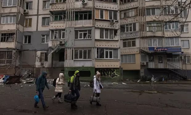 Di Tengah Cuaca Ekstrem dan Serangan Rusia, Ratusan Warga Kherson Meninggalkan Kota
