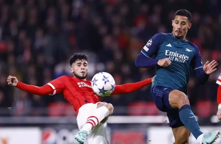 Arsenal vs PSV Eindhoven Imbang 1-1