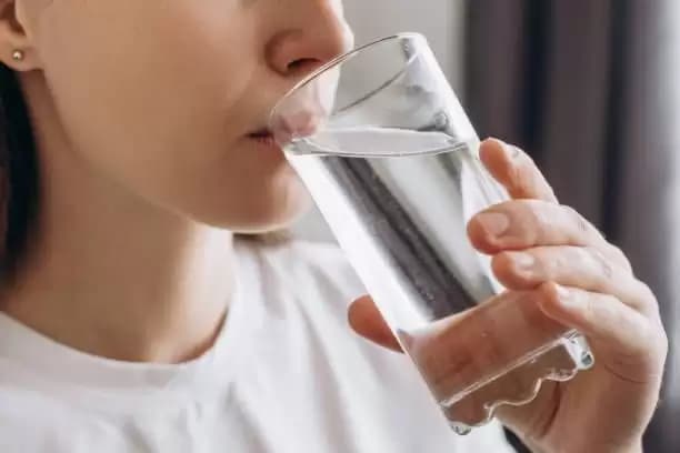 Takaran Konsumsi Air Putih yang Tepat Berdasarkan Usia