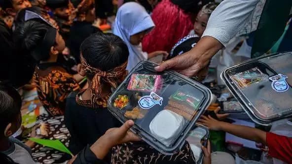 Program Makan Siang Gratis, Empat Sehat Lima Sempurna Masih Relevan Kah?
